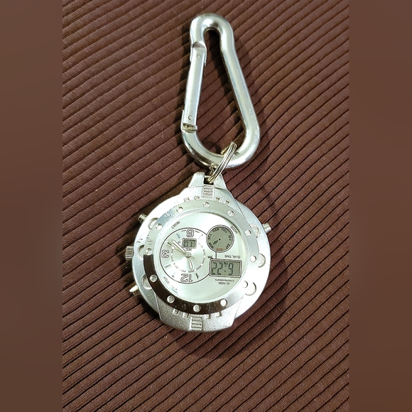 Silvertone  Analog-Digital Key Ring Clip-On - Picture 8 of 9
